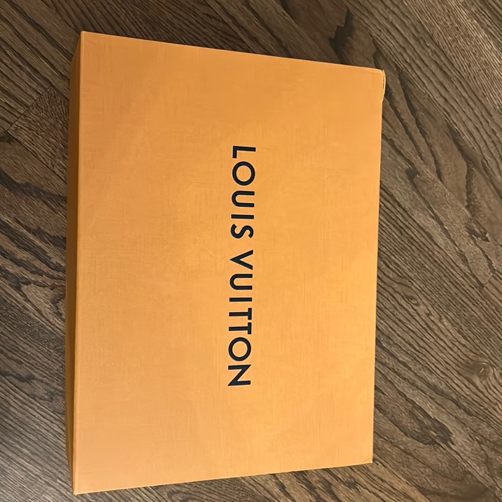 LV purse box
